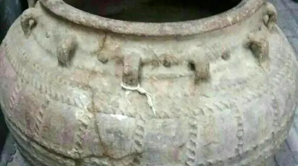 کشف کوزه تاریخی در مرودشت + عکس 