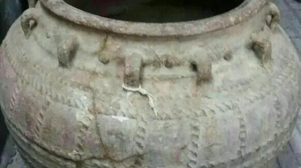 کشف کوزه تاریخی در مرودشت + عکس 