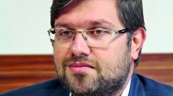 هشدار عضو شورای شهر تهران به زبان ترکی به جمهوری آذربایجان + فیلم