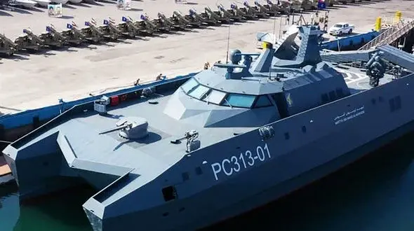 تنبیه دو کشتی توسط سپاه در تنگه هرمز / مورد اصابت پرتابه های ایرانی قرار گرفتند