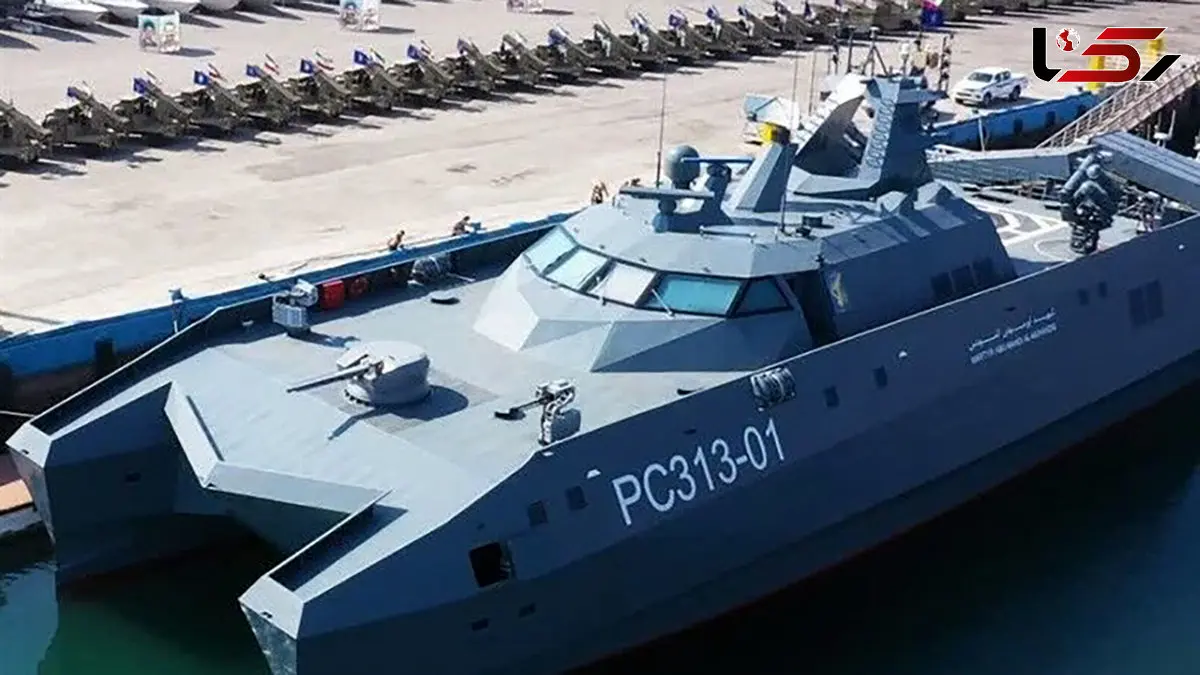 تنبیه دو کشتی توسط سپاه در تنگه هرمز / مورد اصابت پرتابه های ایرانی قرار گرفتند