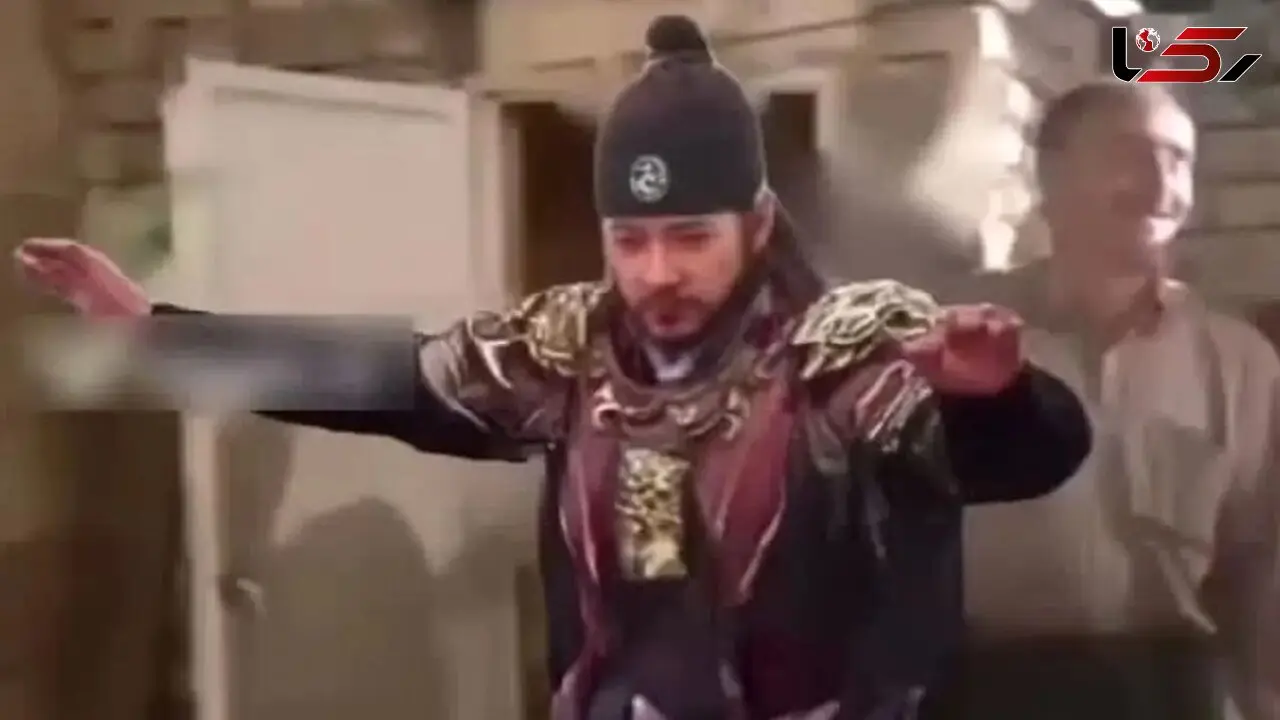 فیلم آواز شاد ( هوش مصنوعی) /  جومونگ لعنتی سمی شد دستمال کردی گرفته چه رقصی میکنه با آهنگ لرزان لرزان