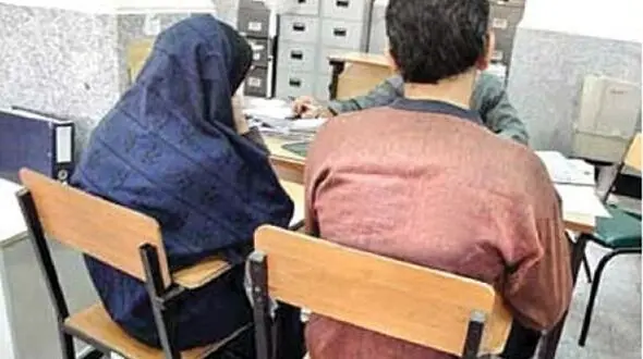 قرار کثیف زن لواشک فروش با مرد تعمیرکار/ شوهر این زن در صندلی عقب پراید پنهان شده بود