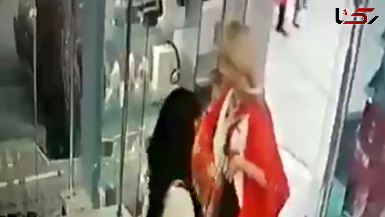 2 زن بدحجاب را می شناسید؟! + فیلم سرقت زنانه از مغازه