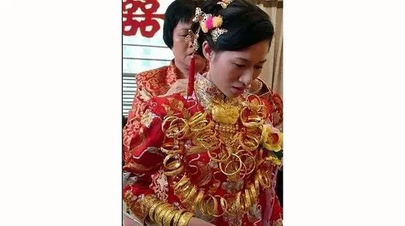 این عروس با 6 کیلو طلا به خانه بخت رفت+عکس