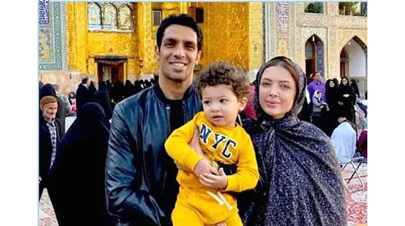 عکس شنای خانوادگی  سپهر حیدری در استخر لاکچری خانه شان ! / ویو برج خلیفه دوبی !