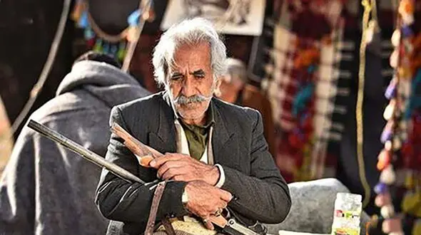 عمو کاووس سریال نون خ کنار پسرش در دنیای واقعی + بیوگرافی