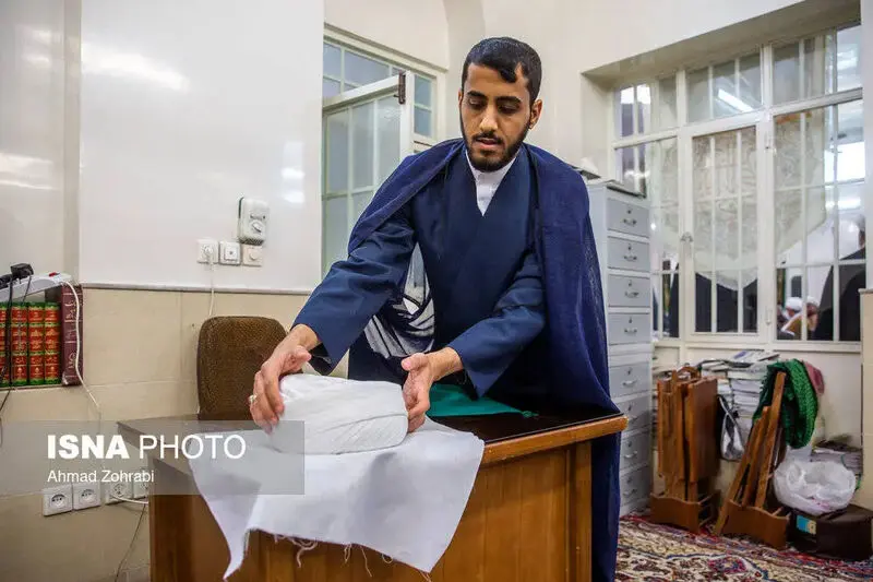 مراسم عمامه گذاری طلاب در قم