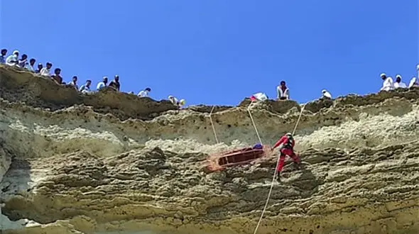 سقوط مرگبار جوان چابهاری از ارتفاع 50 متری + عکس