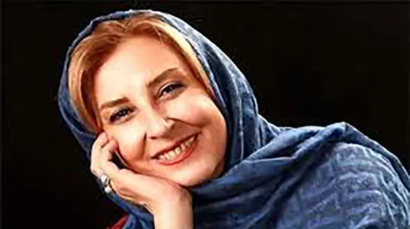 فیلم واکنش کنایه آمیز مرجانه گلچین به آلودگی هوا ! / خانم بازیگر باز گل کاشت !