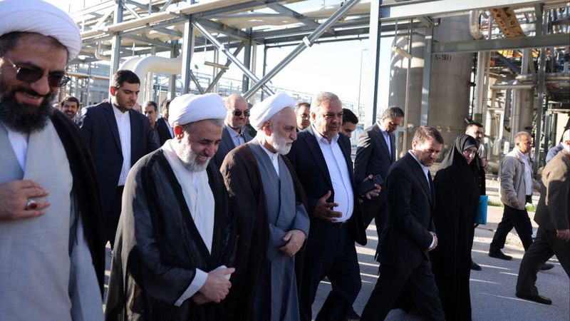 حجت‌الاسلام والمسلمین محسنی اژه‌ای ، رئیس قوه قضاییه در نخستین برنامه از سفر خود به استان همدان، از کارخانه « صنایع پتروشیمی هگمتانه»