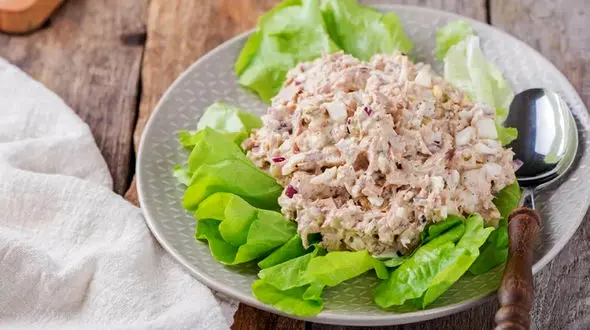 سالاد تن ماهی بهترین گزینه برای پیش غذای امروز