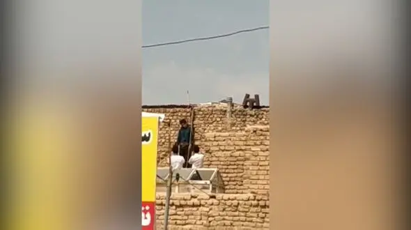 فیلم دلخراش از جسد حلق آویز شده جوان کرمانی