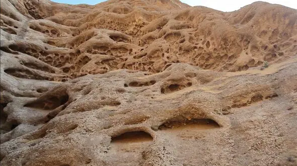 صخره های شگفت انگیز اندج در جاده الموت قزوین + فیلم