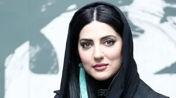 عکس ها / نگاهی بر چیدمان چشم نواز خانه‌ مجردی هلیا امامی / از رنگ لوکس مبلمان تا تابلوهای خوشرنگ / چه جشن تولد رنگارنگی 