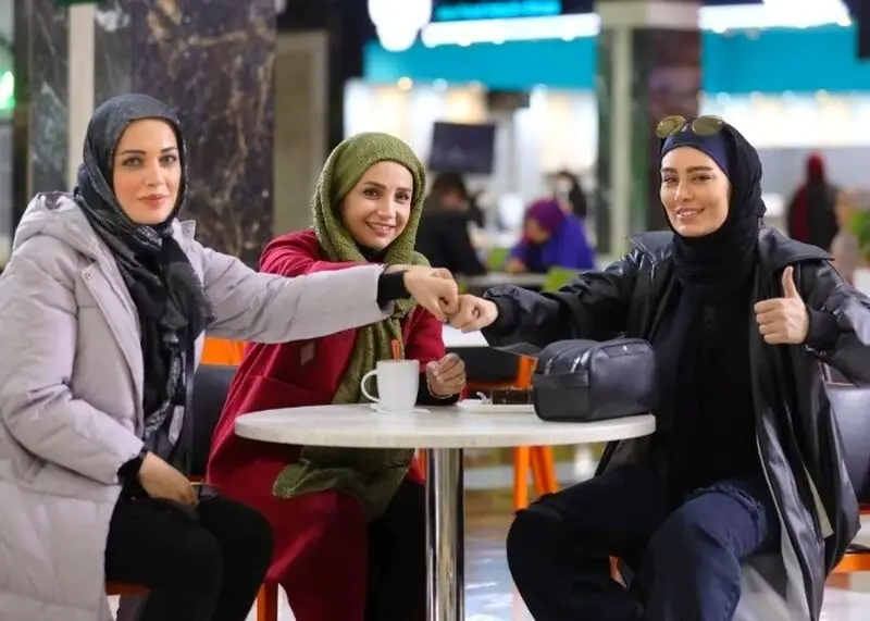 شبنم قلی خانی در تکخال