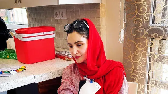 شوخی بی مزه یک بازیگر تئاتر هنگام گرفتن تست کرونا + فیلم