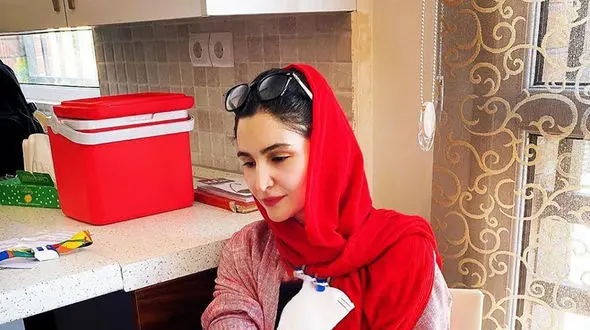 شوخی بی مزه یک بازیگر تئاتر هنگام گرفتن تست کرونا + فیلم