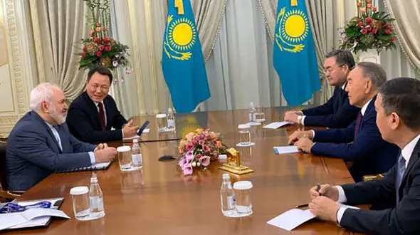 اعطای عنوان «پروفسور افتخاری» به ظریف در قزاقستان  + فیلم