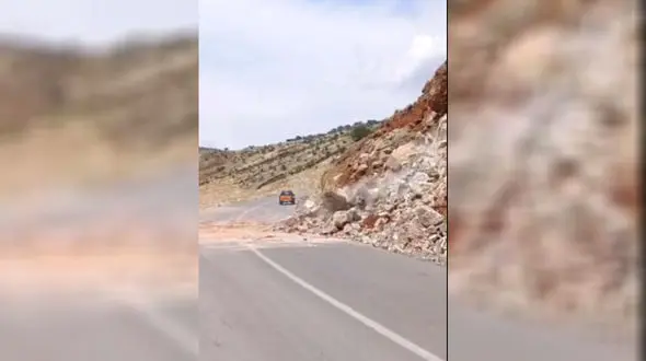 لحظه ریزش کوه در جاده قاضی‌خان- بدره