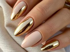 طراحی ناخن کروم آینه‌ ای؛ استایلی جذاب برای جشن‌ ها