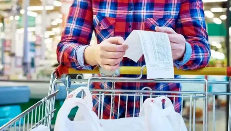 اقتصاد 1405 ایران؛ تلاقی ابر تورم، جنگ، و دستمزدهای ناکافی/  حقوق ها هیچگونه جوابگو نیست