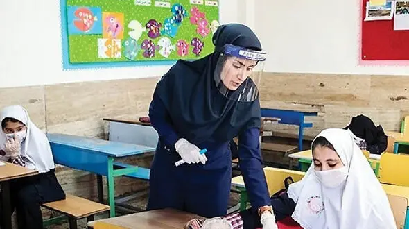 ملاک بازگشایی در آبان ماه | کلاس اولی‌ها یک روز در هفته به مدرسه می‌روند