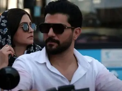 سینا مهراد، فرهاد آئیش، گوهر خیراندیش، پردیس احمدیه در یک کمدی