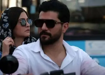 سینا مهراد، فرهاد آئیش، گوهر خیراندیش، پردیس احمدیه در یک کمدی