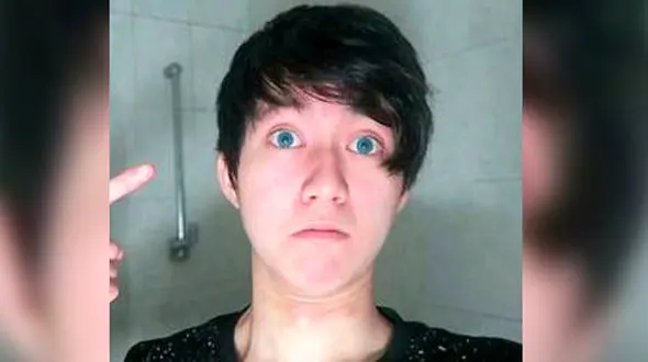 زندان و جریمه به خاطر اقدام غیر انسانی جوان اینستاگرامی با مرد بی خانمان +عکس