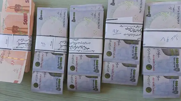 بازداشت مرد شیاد در بازار قشم / با پول های جعلی خرید میلیونی می کرد