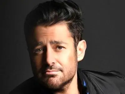 رونمایی از عروس زیباروی رضا گلزار با تاج و تور / آیسان با این شمایل شبیه فرشته ها شده!