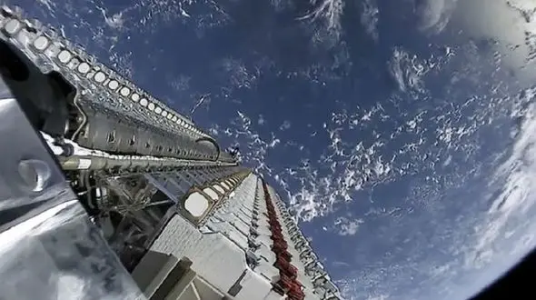 پرسه موجودات فضایی در نزدیکی انسان! +فیلم