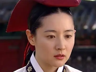 عکس ها / زیبایی یانگوم مشهور خارج از سریال و در لباس رسمی و مراسم مد لباس