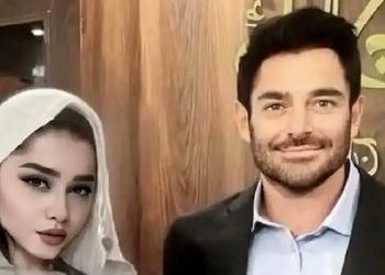 فیلم آواز هنرمندانه / عاشقانه خوندن گلزار واسه زنش آیسان تو کنسرت که هی با انگشت نشونش میده ...