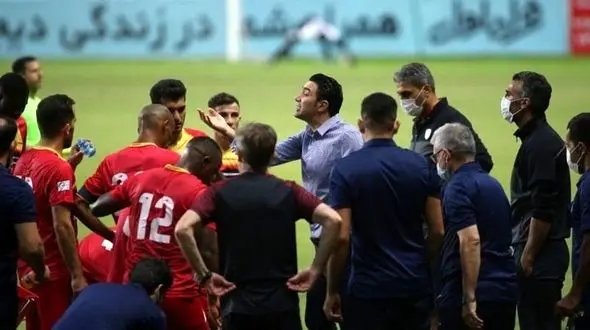 فولادی‌ها اخلاق را هم باختند/ درگیری شدید بعد از بازی استقلال و فولاد