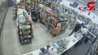 2 دله دزد سوپر مارکت دزد مسلح را تحویل فروشنده دادند و..!+فیلم دیدنی