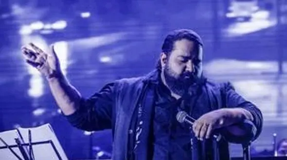 اجرای فی‌البداهه «رضا صادقی» در پایان چهارمین جشنواره آواهای رضوی+فیلم