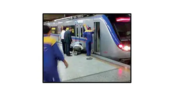 ناگفته های مرد تهرانی که شاهد خودکشی در مترو بود / جنازه 30 دقیقه روی زمین بود