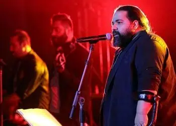 فیلم / کنسرت باشکوه مردم تبریز برای رضا صادقی با آهنگ ترکی آیریلیق/ فیکریندن گئجه لر یاتا بیلمیرم ...