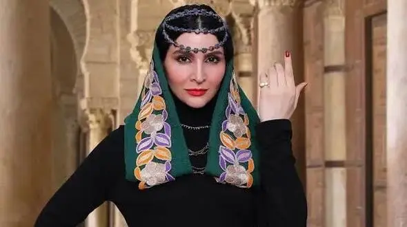فیلم آوازخوانی نورا هاشمی در پشت صحنه تئاتر 