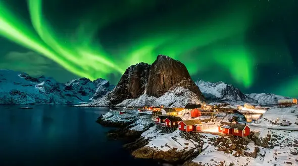 تصاویر زیبا و دیدنی از شب در ترومسو نروژ + فیلم