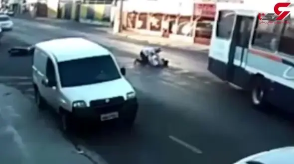 عاقبت مرگبار تک چرخ زدن در فاصله ۳ متری اتوبوس + فیلم 