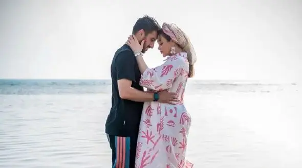 عکس های بی شرمانه  همسر حسین ماهینی ! / اینجا اتاق خواب نیست ؟! 