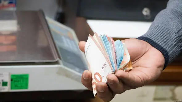 از انفصال تا جزای نقدی؛ مجازات استنکاف از تکالیف مبارزه با پولشویی