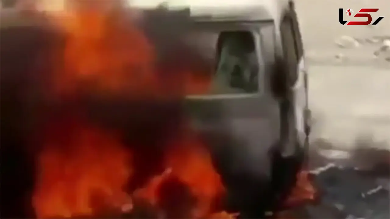 فیلم لحظه آتش‌گرفتن آمبولانس‌ در جاده دهدشت‌/ زن زائو خوش شانس بودد