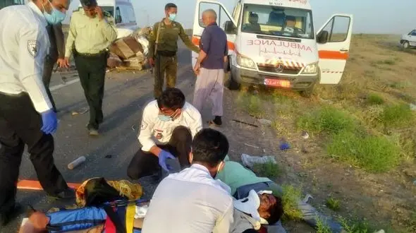 حادثه محور الیگودرز _ اصفهان ۶ مجروح برجا گذاشت| وخامت حال ۲ تن از مجروحان