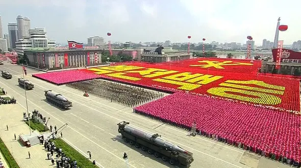 آتش گرفتن تانک در رژه ارتش کره شمالی!+فیلم