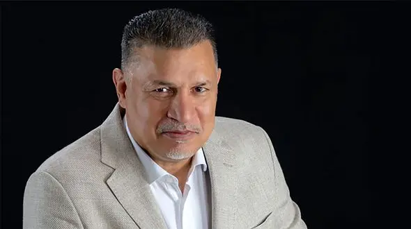 فیلم جنجالی رقصیدن علی دایی بین مردم !  / رقص ریز و حرفه ای !