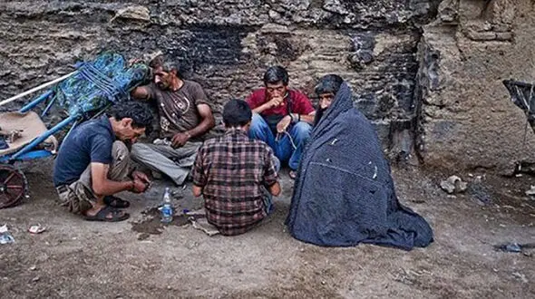 بمب اتمی که پاکسازی نمی شود / روح های سرگردان در کوچه پس کوچه های تهران